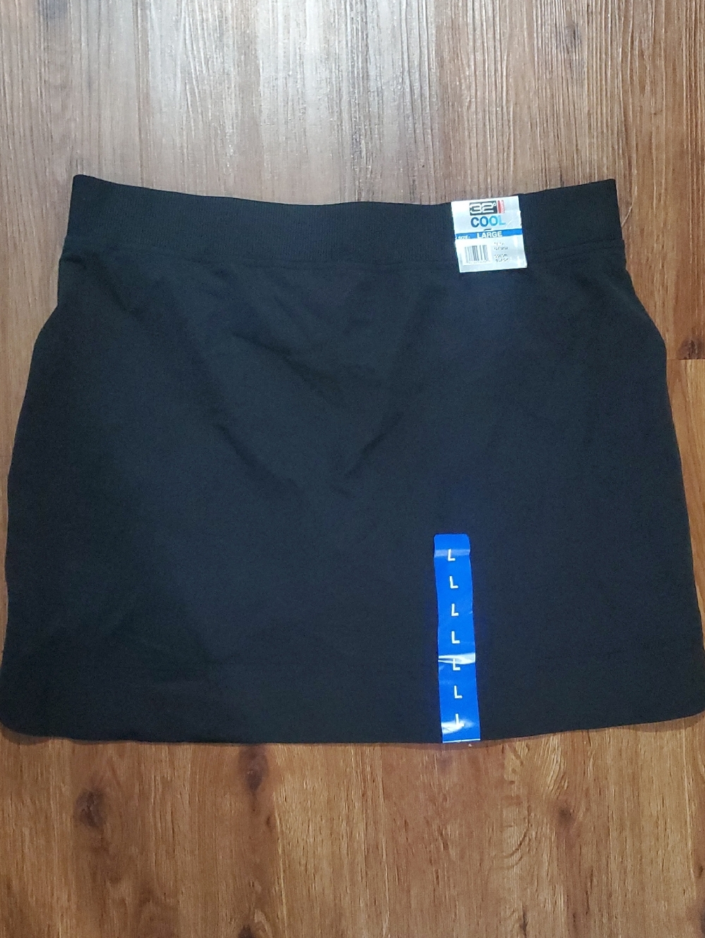 32 Degrees Cool Black and Blue Size Large Label